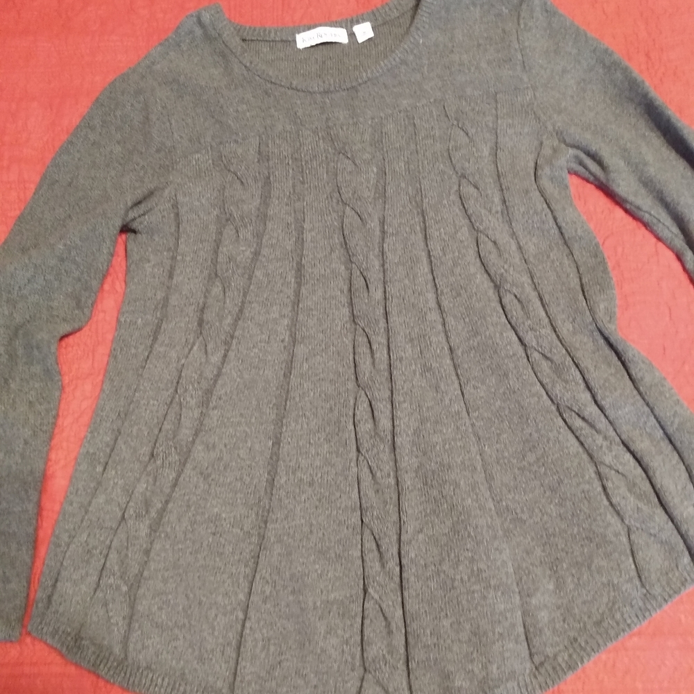 Comfy grey cotton cable knit top. Excellent condition.